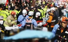 又双叒要见证人从众→景区游玩要注意!各地景区“人从众”再现