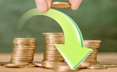 多银行下调存款利率专家建议多元配置央行下调五年期lpr