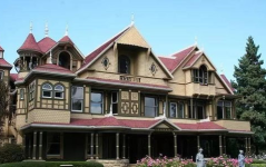 美国加州的温切斯特神秘屋,鬼魂传说与建筑奇观揭秘